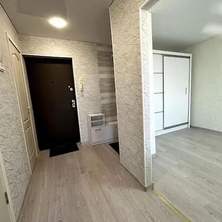 однокомнатная с новым ремонтом Apartmán